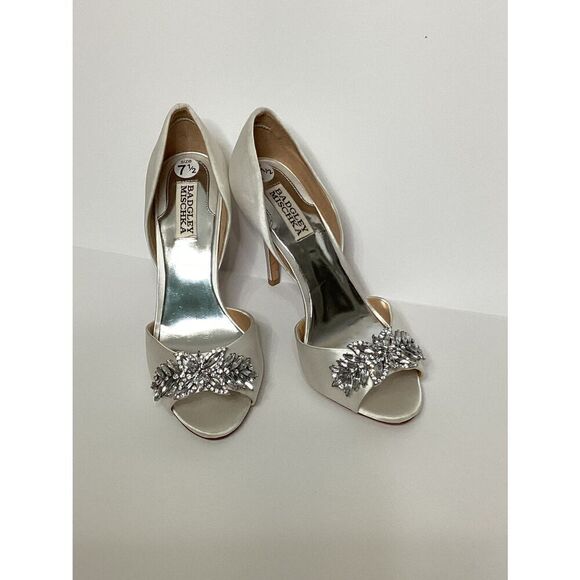 New. Womens Badgley Mischka Nikki Peep Toe Heels, White. Retails $245 - Picture 7 of 16